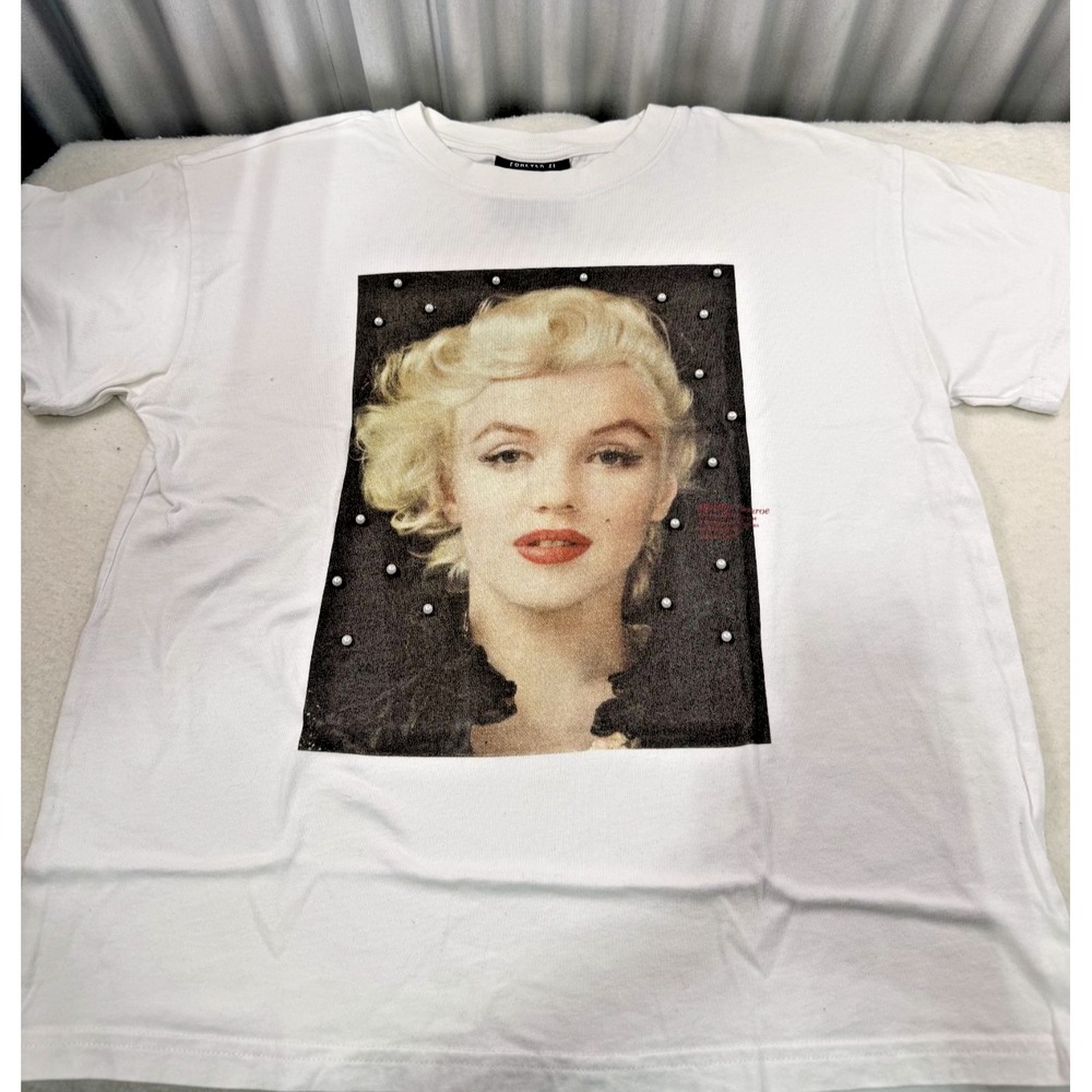 Marylin Monroe Tee w/ Faux Pearl Forever 21 Size M T-Shirt
